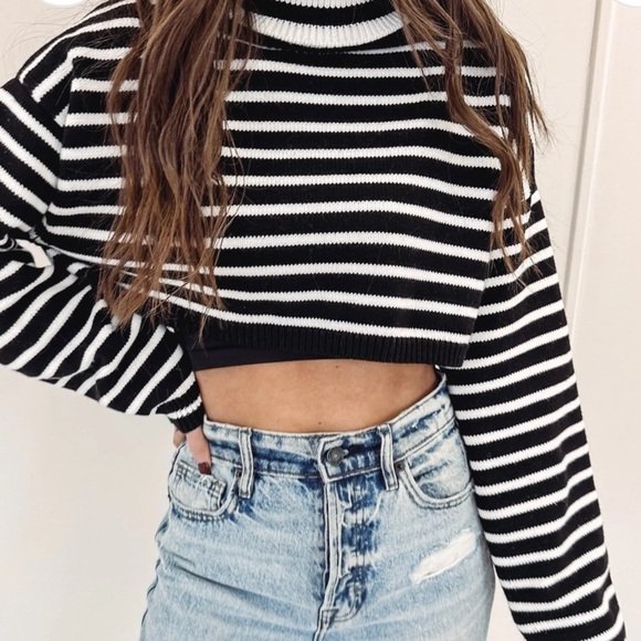Zara Black and White Turtleneck Sweater with Stripes - Picture 1 of 10